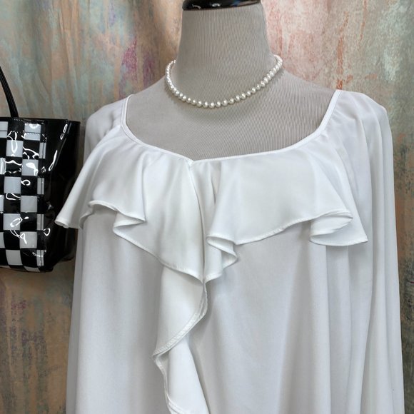 📌Sami & Jo  Timeless Light Transparent Ruffle Blouse - Picture 4 of 13